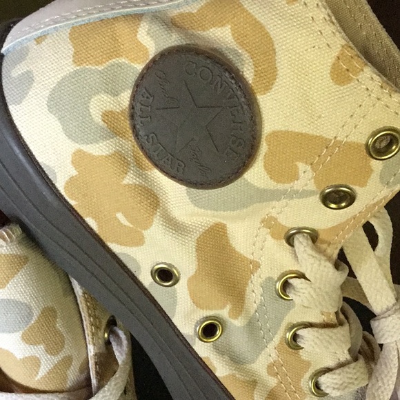 Boys Converse Chuck Taylor camo hi top sneakers - Picture 4 of 8